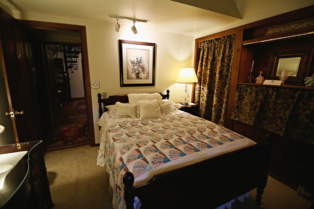 Ebenezer House Bed & Breakfast Burtonsville エクステリア 写真
