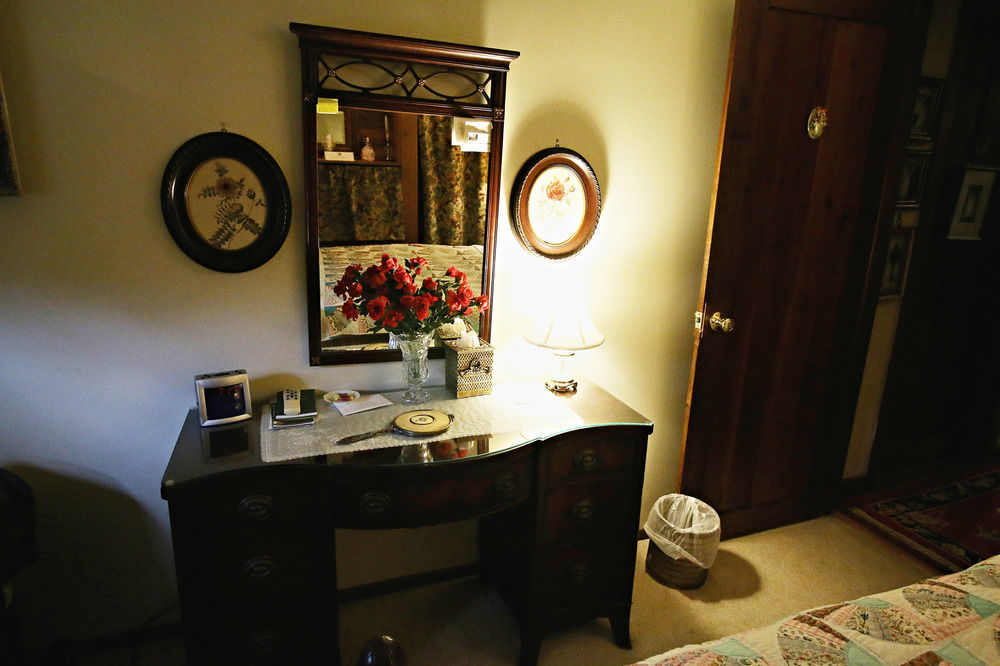 Ebenezer House Bed & Breakfast Burtonsville エクステリア 写真