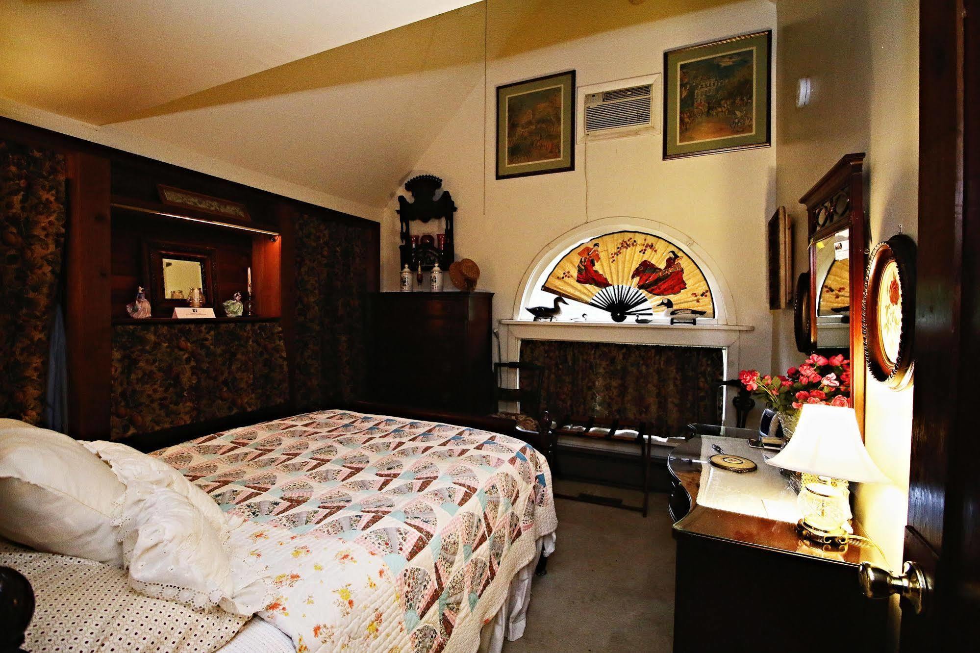 Ebenezer House Bed & Breakfast Burtonsville エクステリア 写真